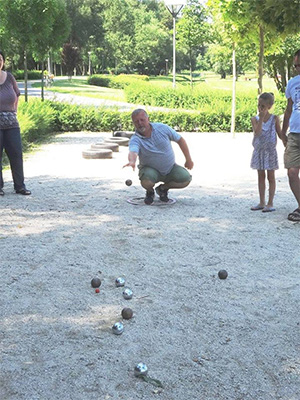 Drienyovszki János: Petanque bemutató, játék és családi játékok