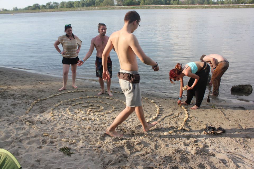 Örömünnep 2018 - Land Art: Spirál készítés és fényfestés